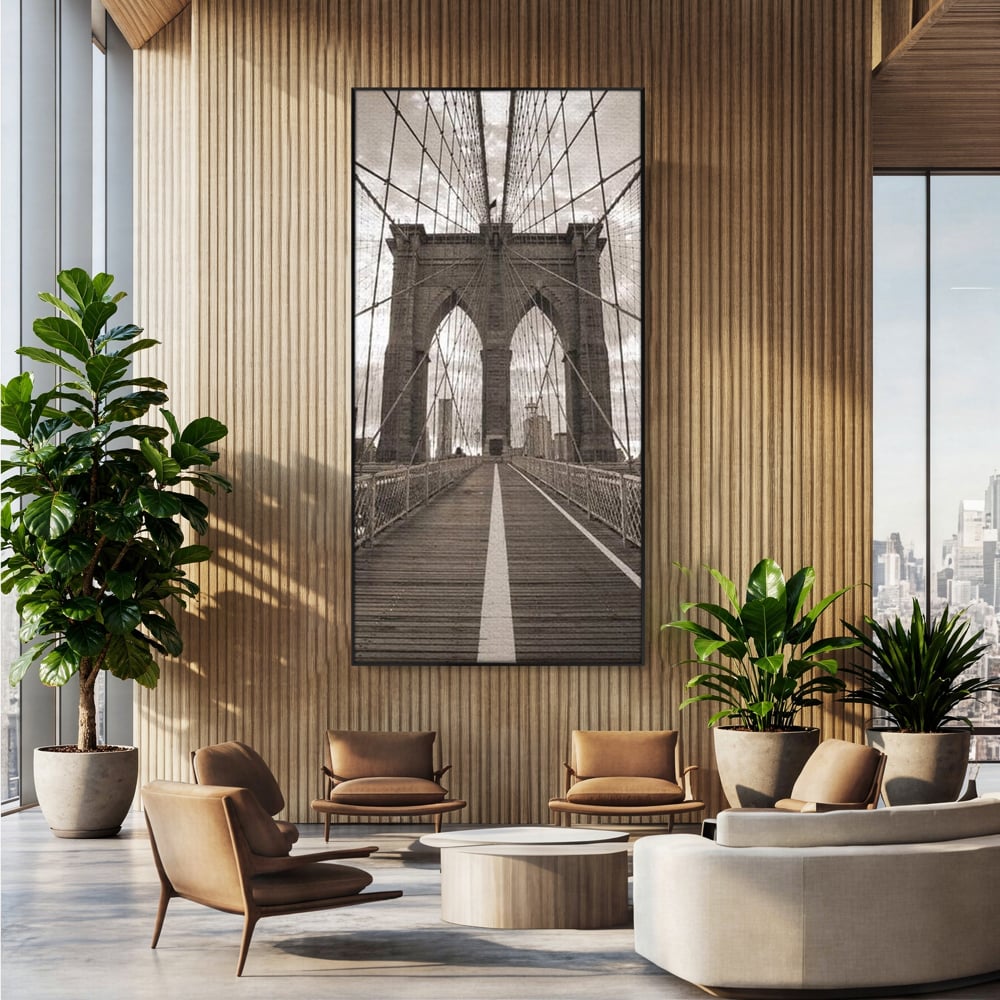 Tablou canvas cu fotografie verticala cu podul din new york, in rama de aluminiu negru, pe perete intr-un birou